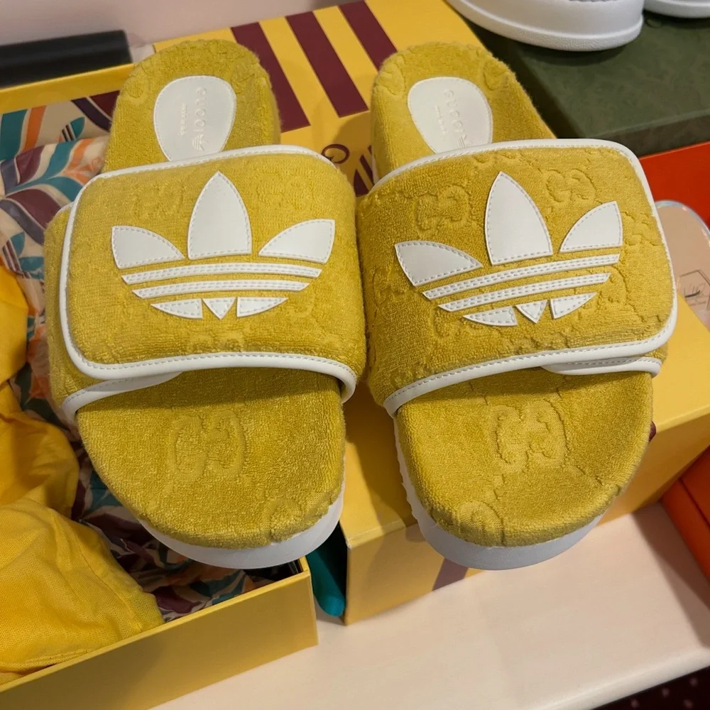 Women’s Gucci X Adidas monogram Terry slide size 38 made in Italy - Picture 2 of 11